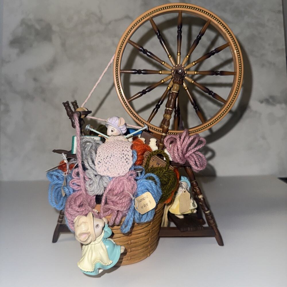 Vintage 1995 Enesco Spinning Tails Animated Musical Spinning Wheel MIB